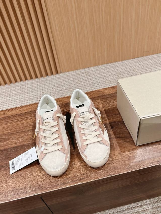 顶级版本 #限女款 ｜Golden Goose Deluxe Brand Ggdb经典小脏鞋~~火红程度上怼小白鞋，下踩各类小脏鞋！明星私服上脚示范 ×就是这么